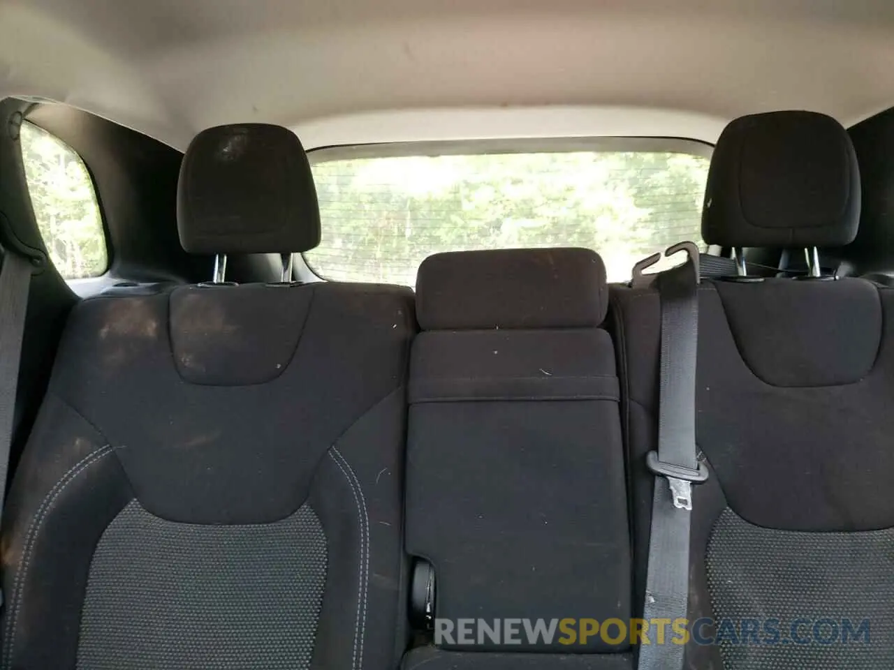 10 fotografías del automóvil dañado 1C4PJLCB2KD396146 JEEP GRAND CHER 2019