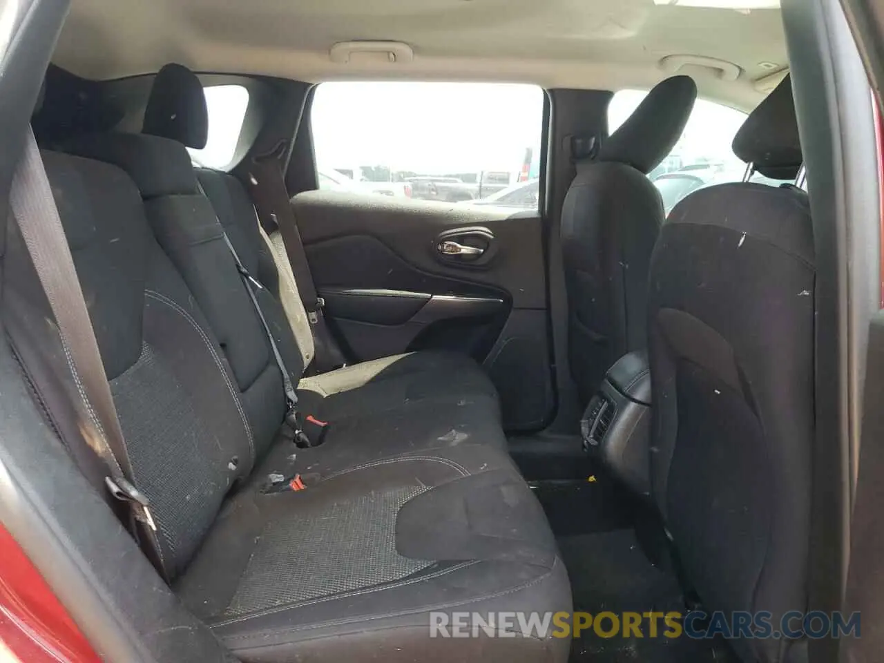 11 fotografías del automóvil dañado 1C4PJLCB2KD396146 JEEP GRAND CHER 2019