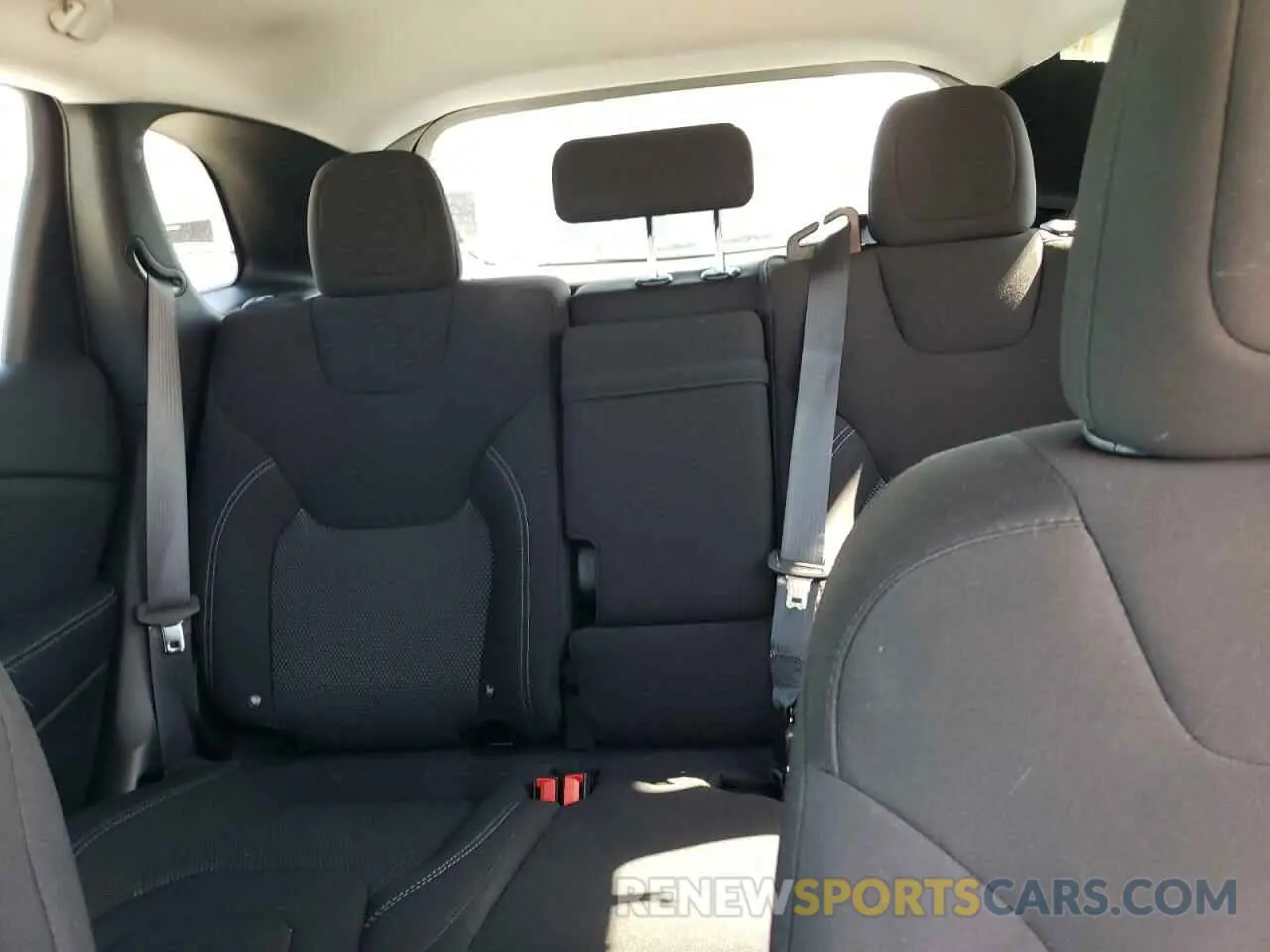 10 fotografías del automóvil dañado 1C4PJLCB5KD175253 JEEP GRAND CHER 2019