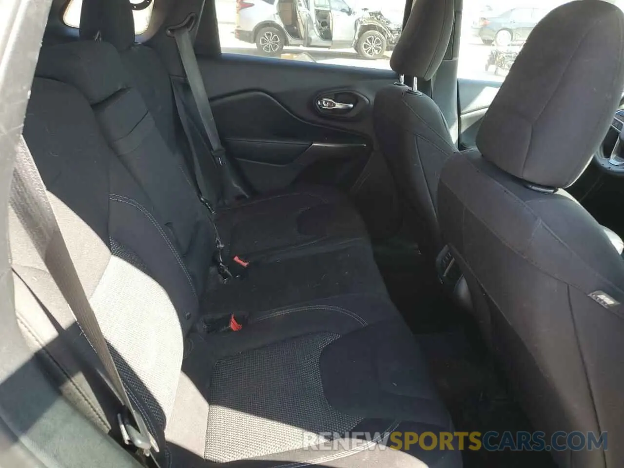 12 fotografías del automóvil dañado 1C4PJLCB5KD263574 JEEP GRAND CHER 2019