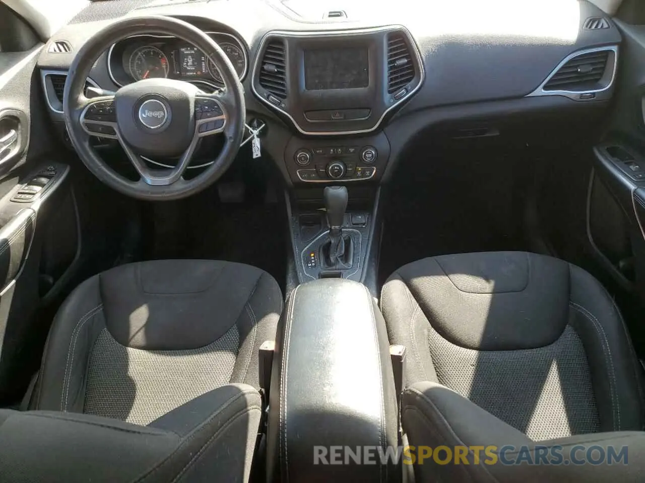 8 fotografías del automóvil dañado 1C4PJLCB5KD263574 JEEP GRAND CHER 2019
