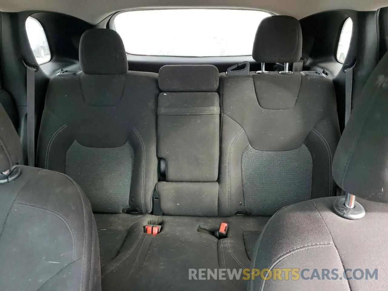 10 fotografías del automóvil dañado 1C4PJLCB6KD264670 JEEP GRAND CHER 2019