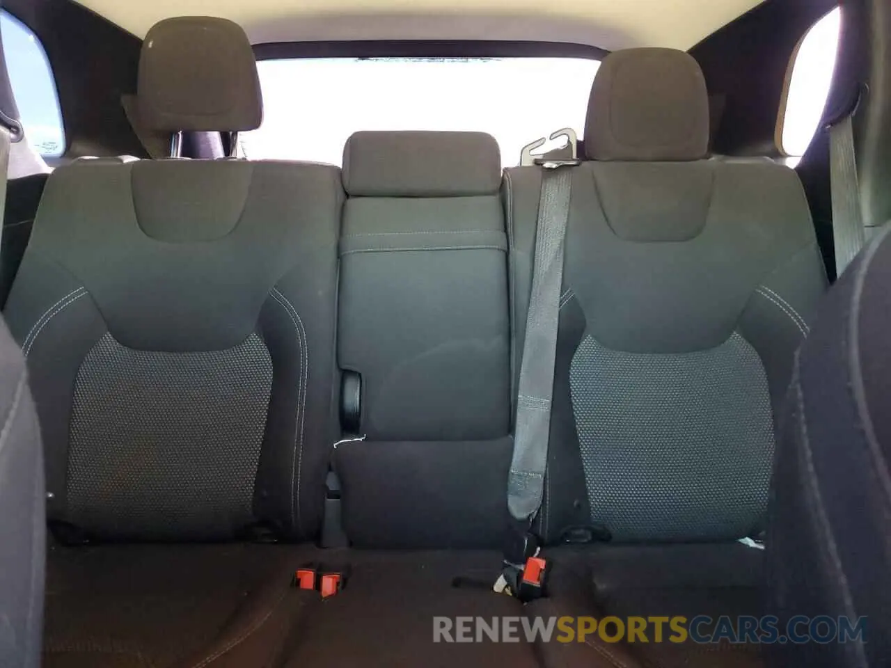 10 fotografías del automóvil dañado 1C4PJLCB6KD296812 JEEP GRAND CHER 2019