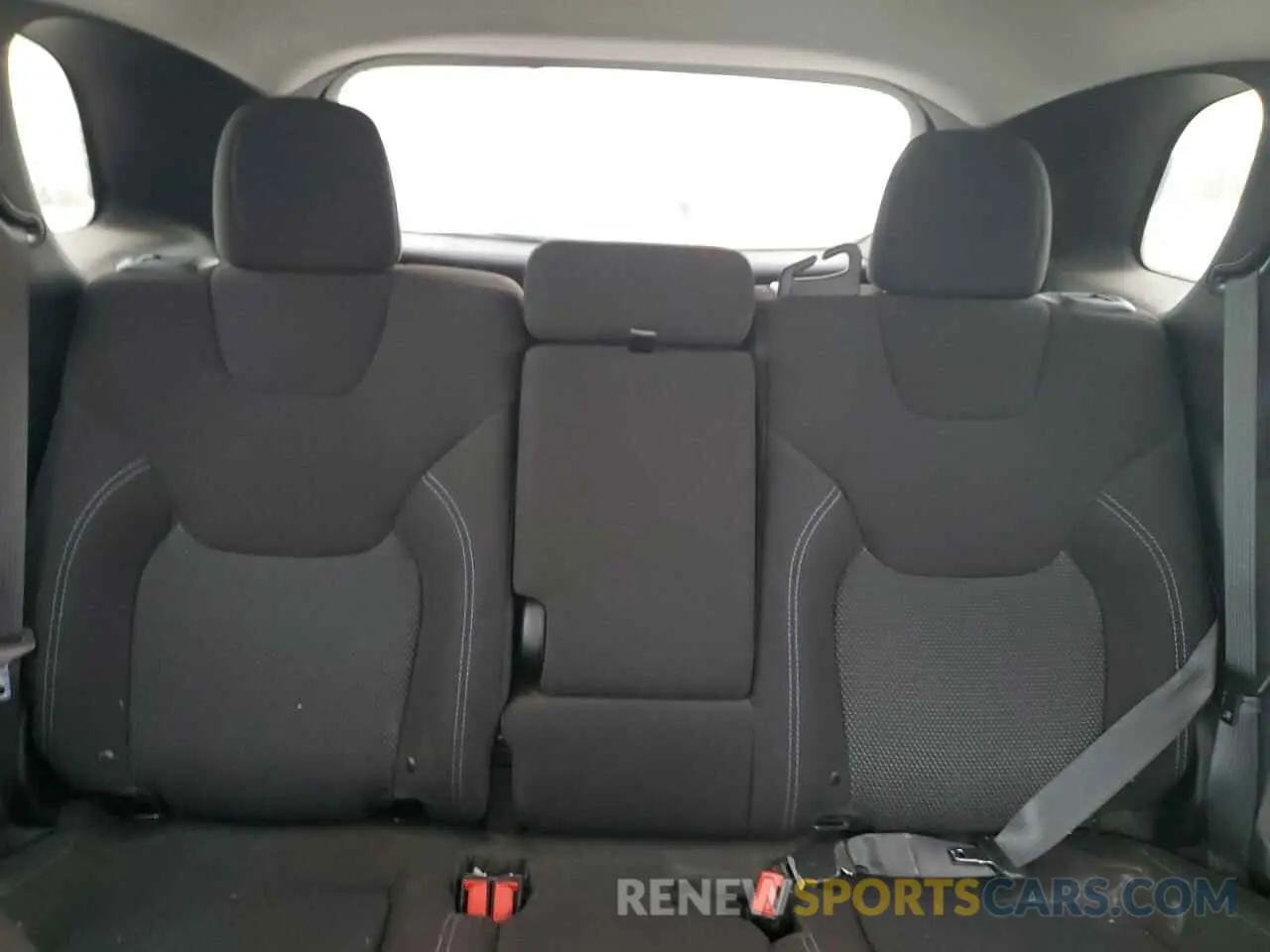10 fotografías del automóvil dañado 1C4PJLCB6KD444229 JEEP GRAND CHER 2019