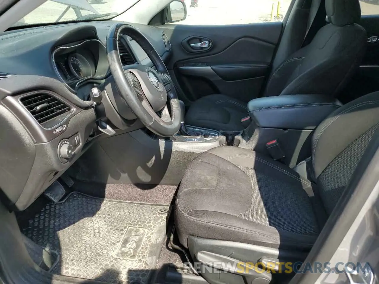 7 fotografías del automóvil dañado 1C4PJLCB7KD222086 JEEP GRAND CHER 2019