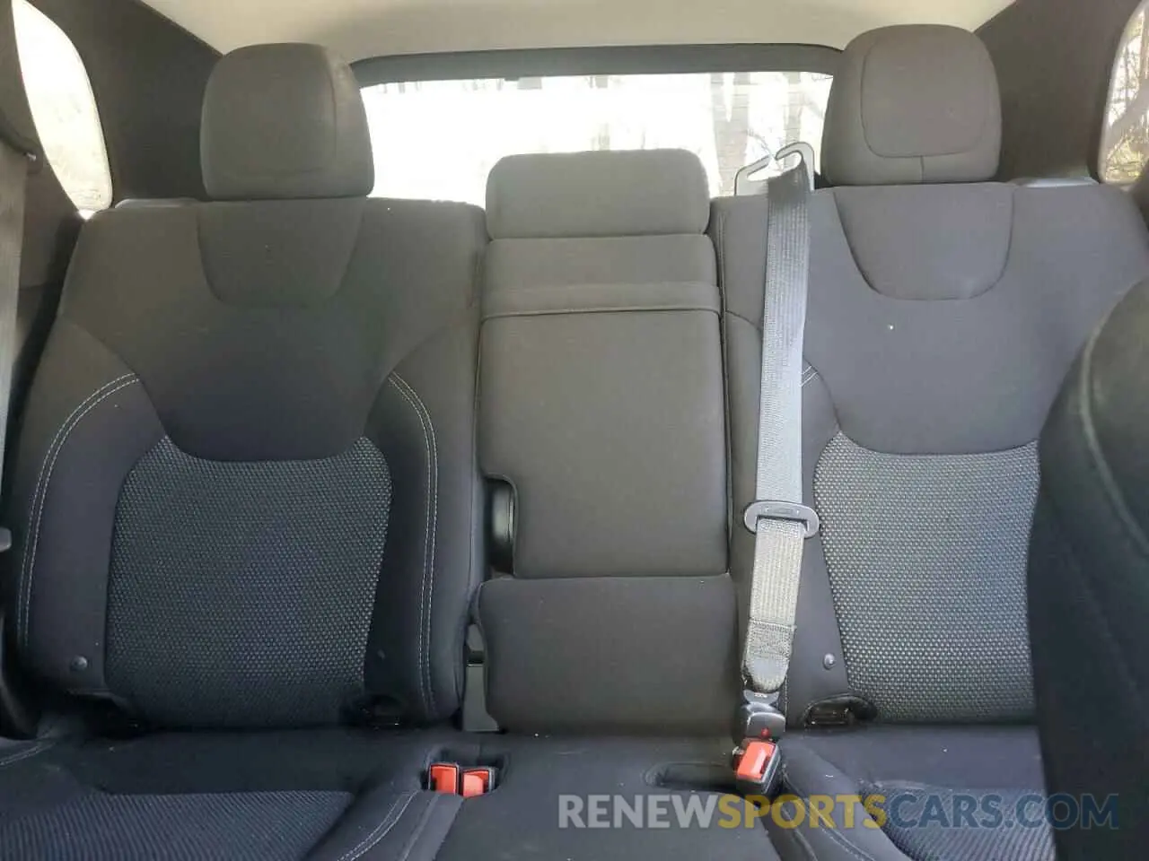10 fotografías del automóvil dañado 1C4PJLCB7KD370156 JEEP GRAND CHER 2019