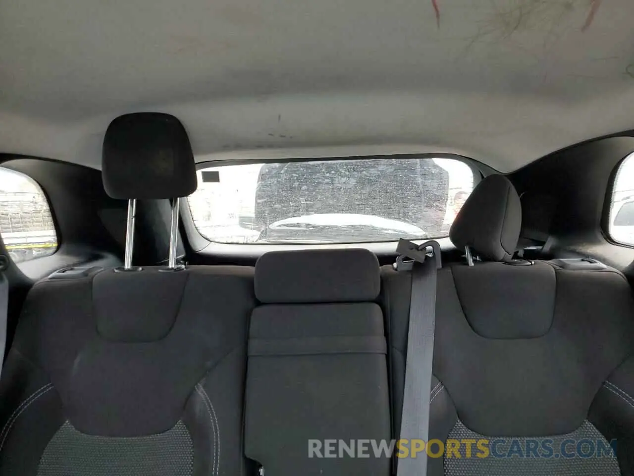 10 fotografías del automóvil dañado 1C4PJLCB8KD370134 JEEP GRAND CHER 2019