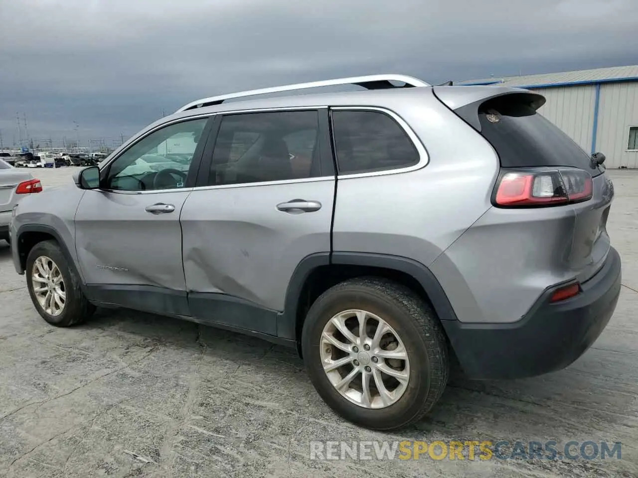 2 fotografías del automóvil dañado 1C4PJLCB8KD370134 JEEP GRAND CHER 2019