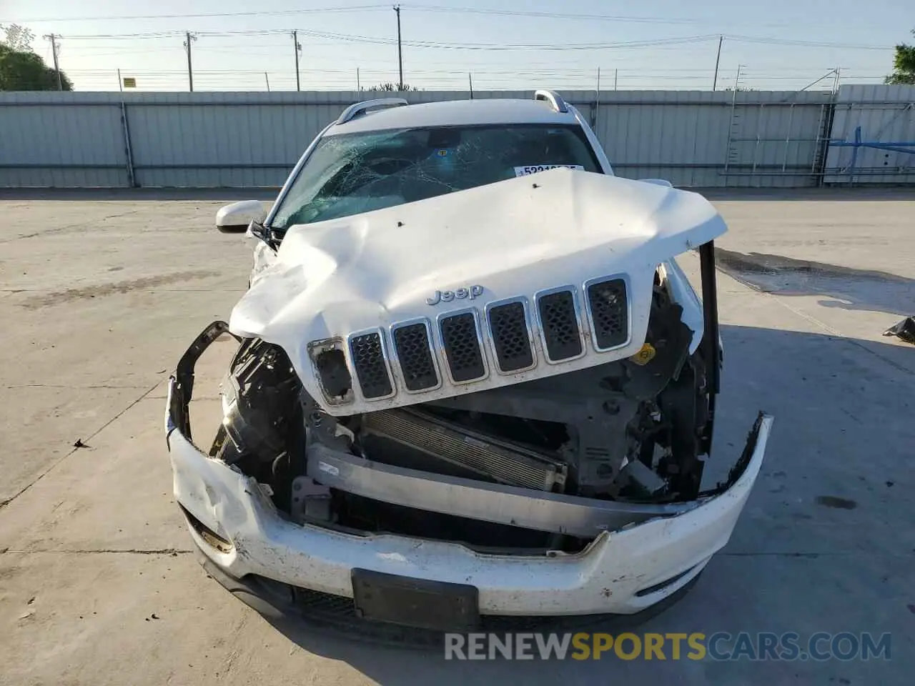 5 fotografías del automóvil dañado 1C4PJLCB9KD206424 JEEP GRAND CHER 2019