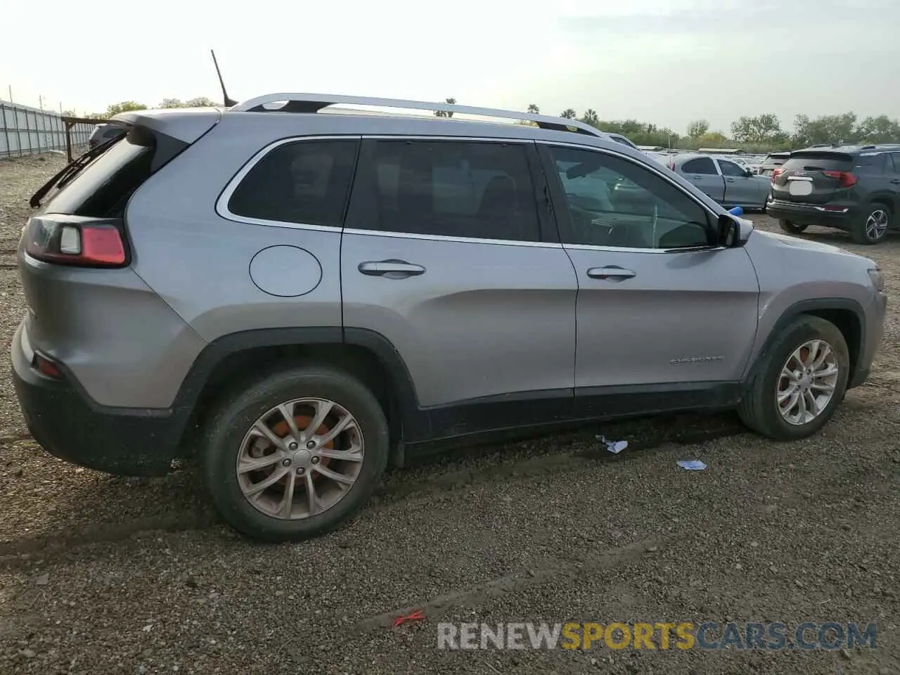 3 fotografías del automóvil dañado 1C4PJLCB9KD325574 JEEP GRAND CHER 2019