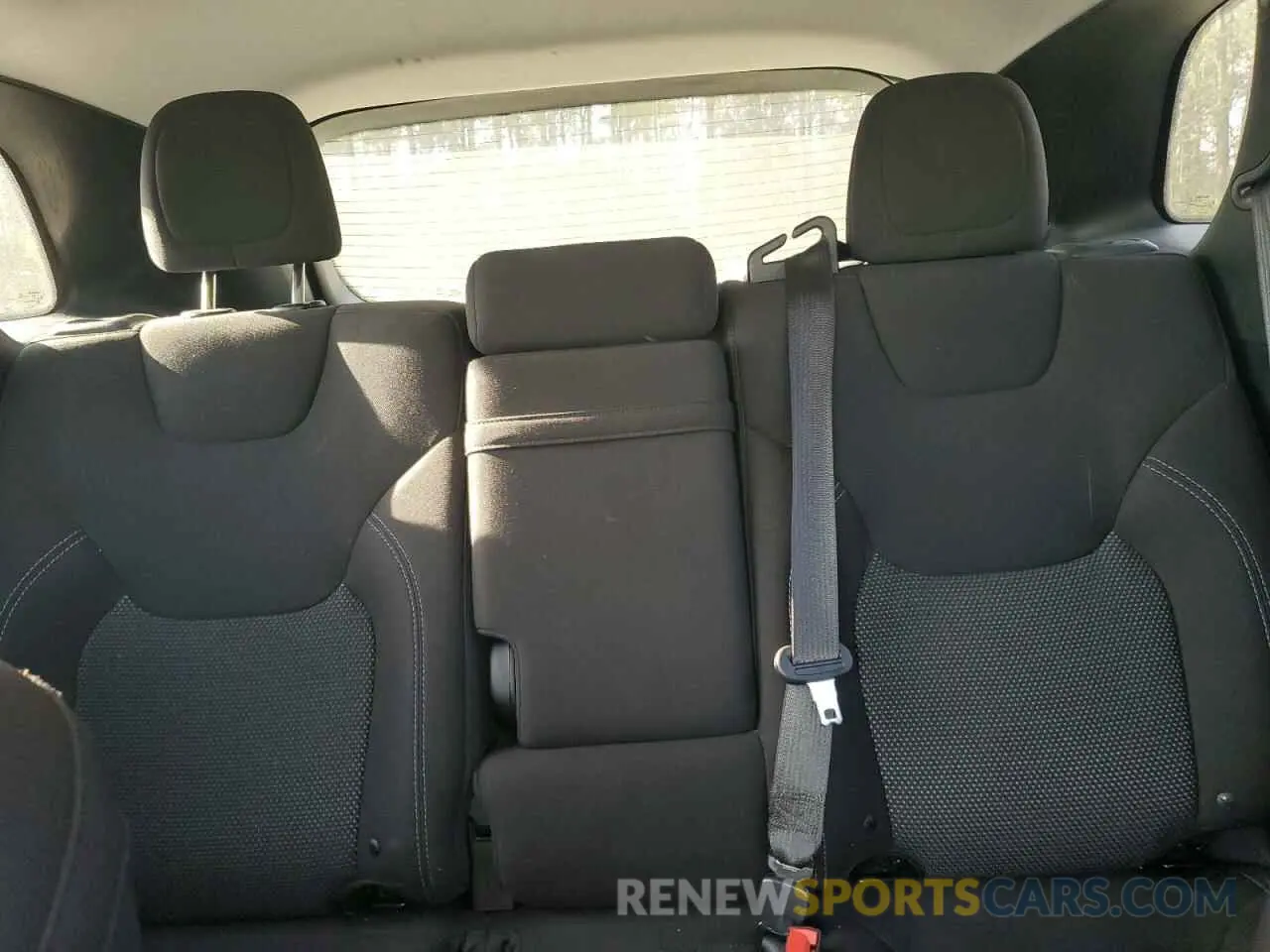 10 fotografías del automóvil dañado 1C4PJLCB9KD326613 JEEP GRAND CHER 2019
