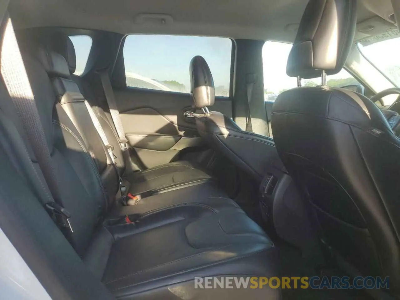 11 fotografías del automóvil dañado 1C4PJLDB4KD347822 JEEP GRAND CHER 2019