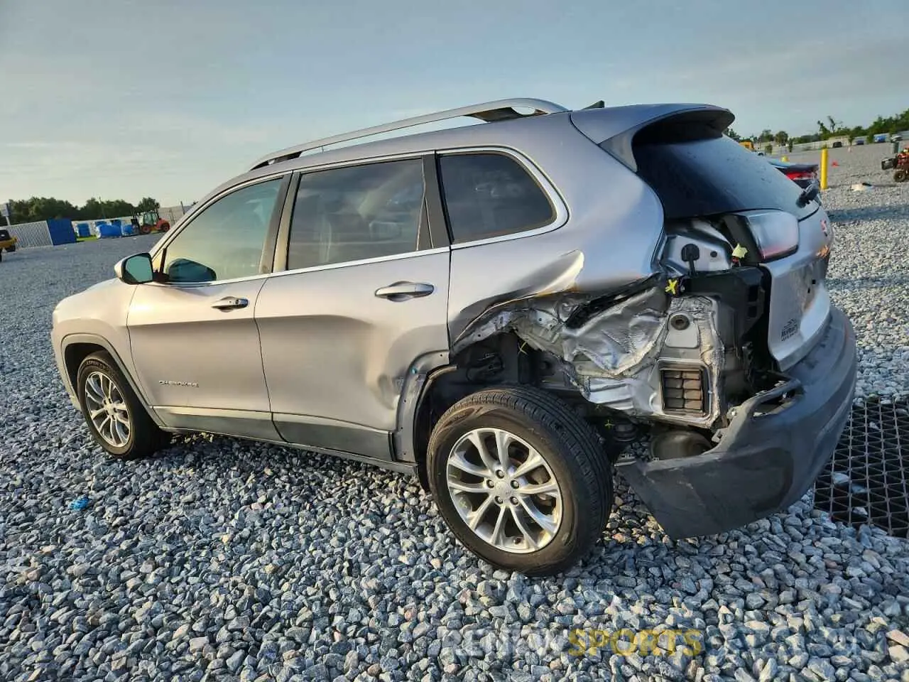 2 fotografías del automóvil dañado 1C4PJLLB2KD202411 JEEP GRAND CHER 2019