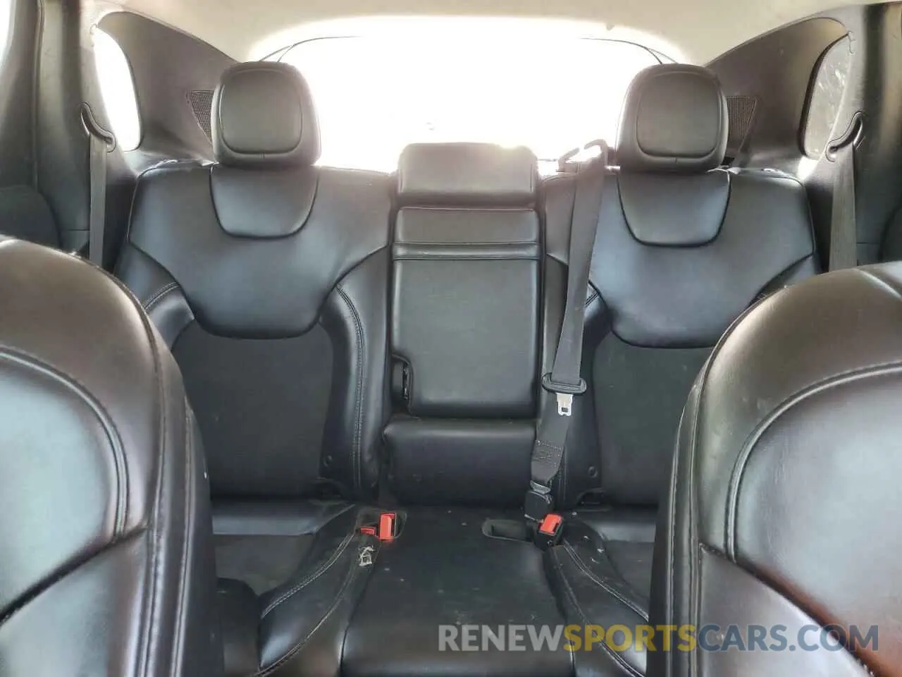 10 fotografías del automóvil dañado 1C4PJLLB2KD393229 JEEP GRAND CHER 2019