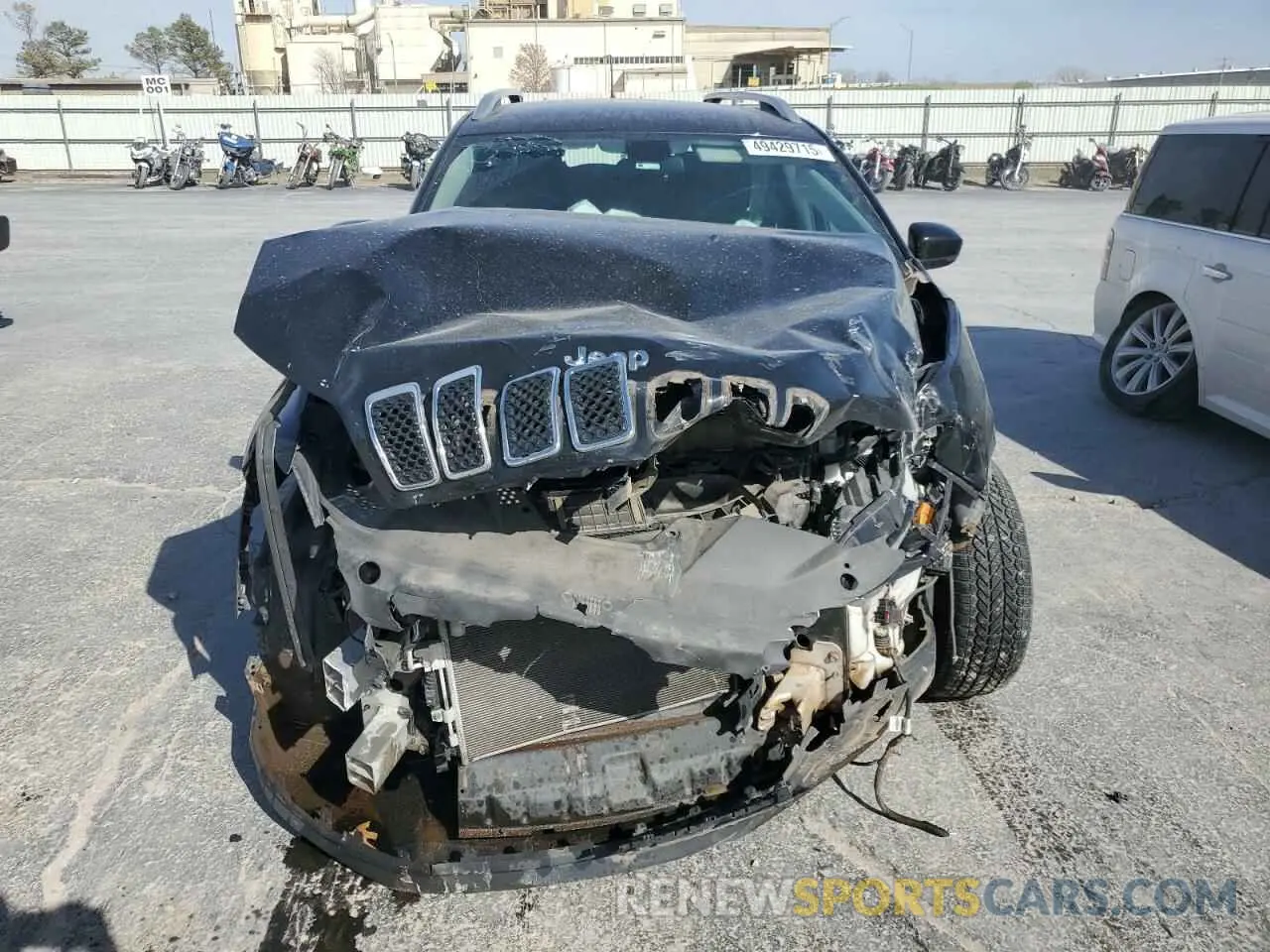 5 fotografías del automóvil dañado 1C4PJLLB3KD247681 JEEP GRAND CHER 2019