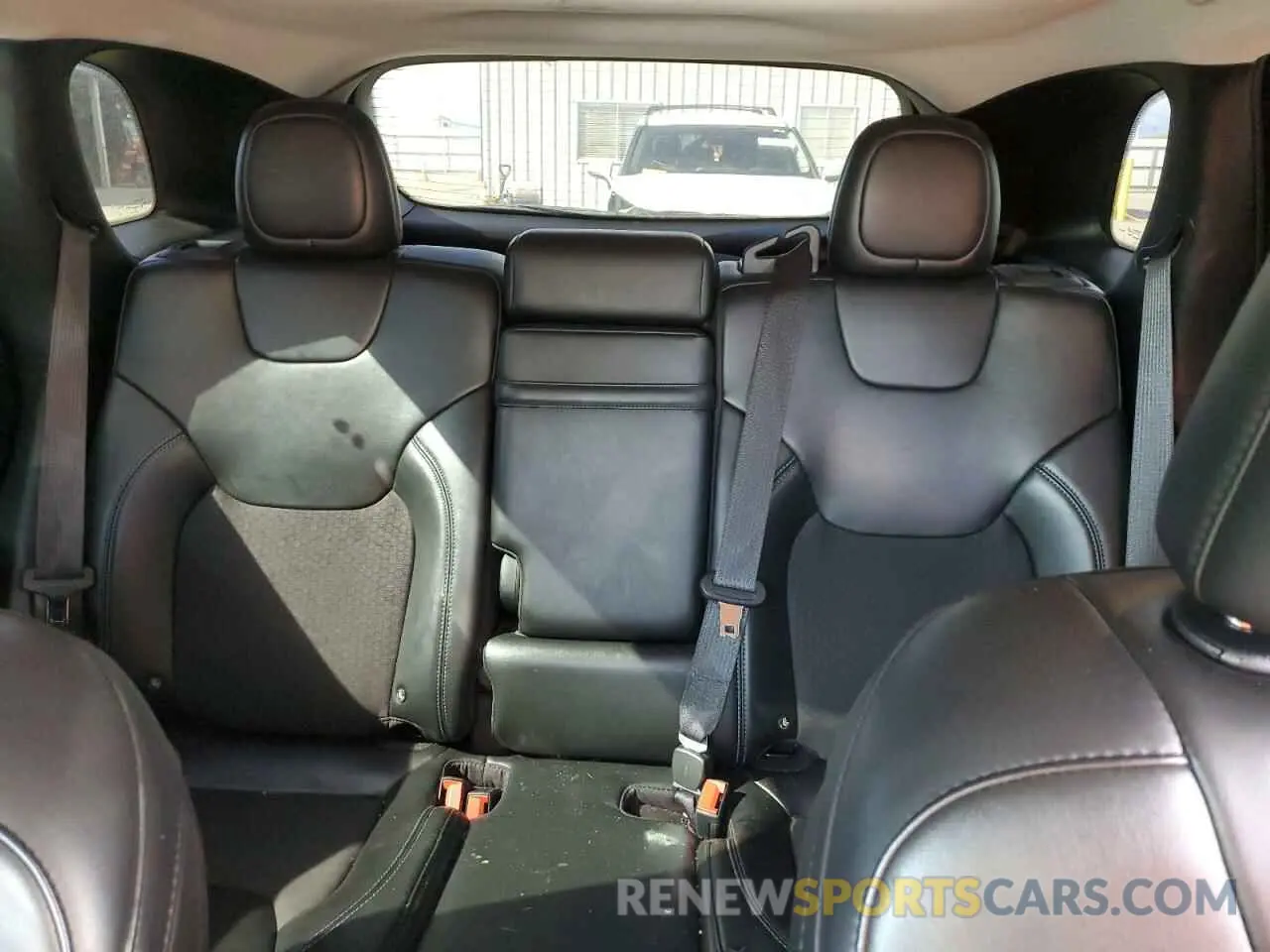 10 fotografías del automóvil dañado 1C4PJLLB5KD110886 JEEP GRAND CHER 2019