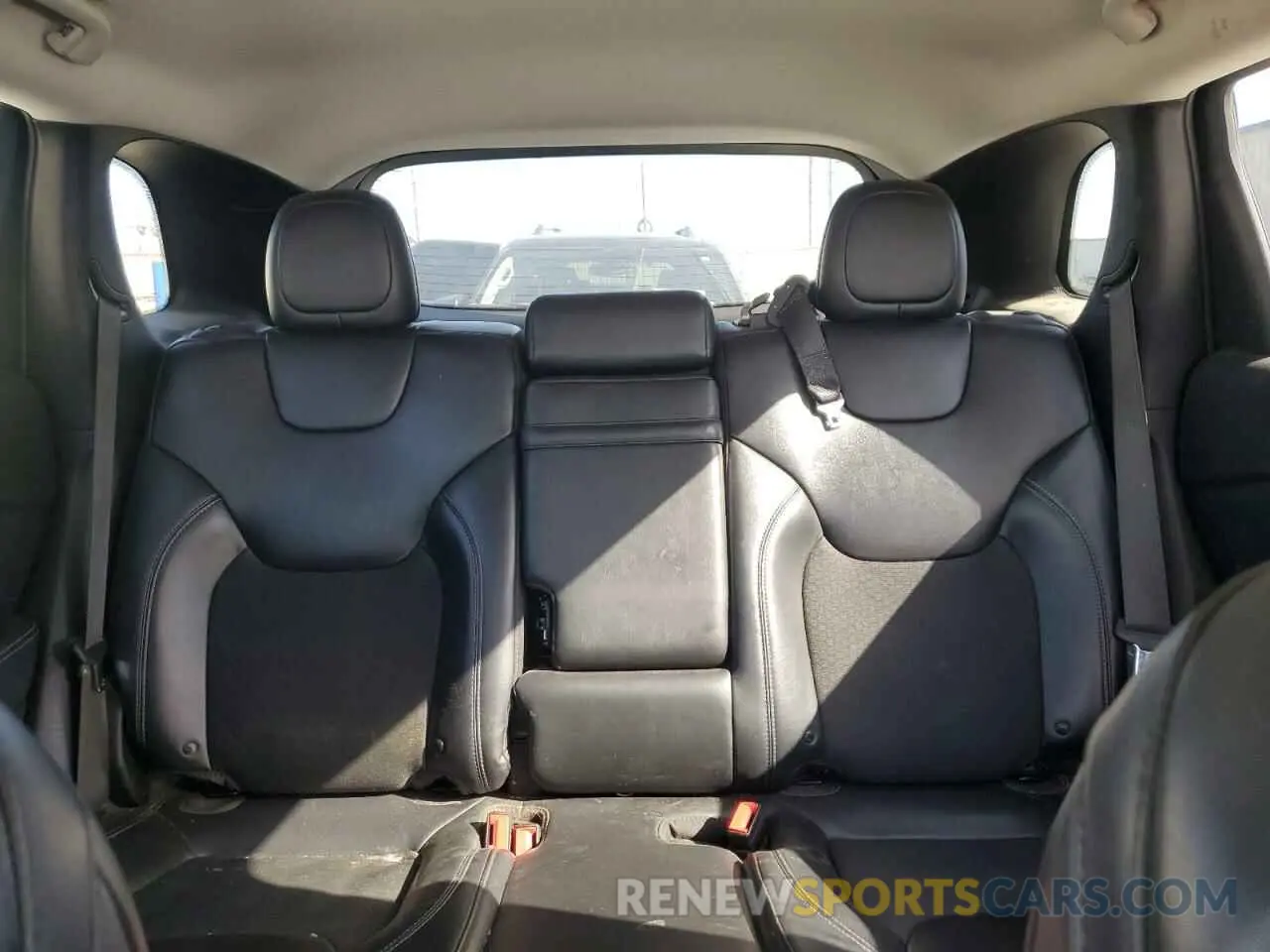 10 fotografías del automóvil dañado 1C4PJLLB6KD395873 JEEP GRAND CHER 2019
