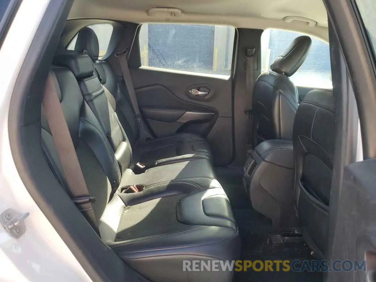 11 fotografías del automóvil dañado 1C4PJLLB6KD395873 JEEP GRAND CHER 2019
