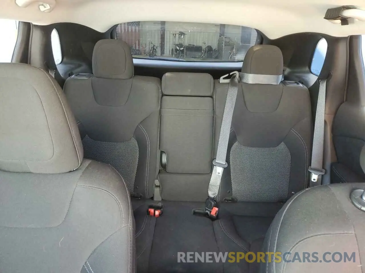 10 fotografías del automóvil dañado 1C4PJMCX4KD268329 JEEP GRAND CHER 2019