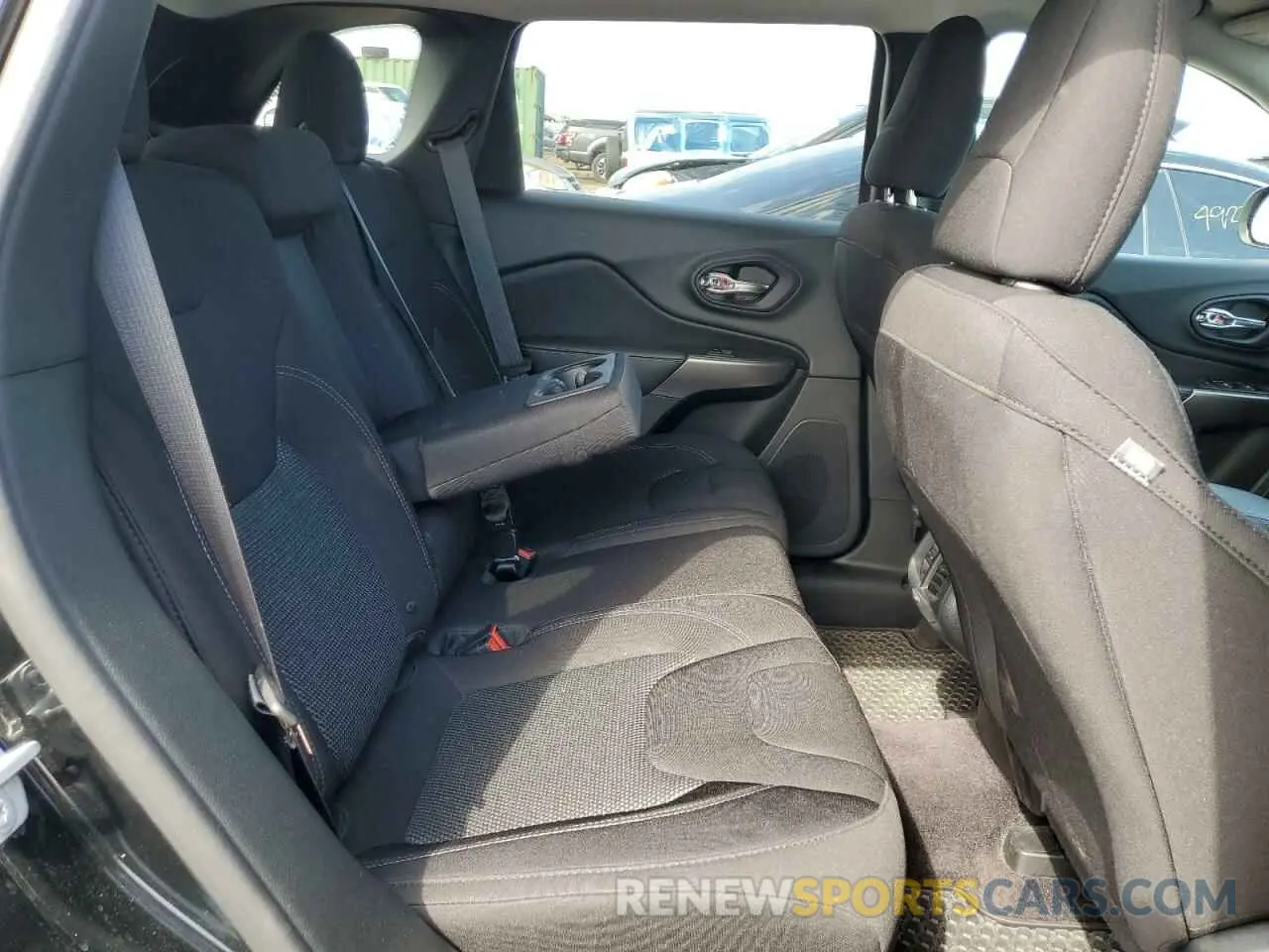 10 fotografías del automóvil dañado 1C4PJMCX8KD229789 JEEP GRAND CHER 2019