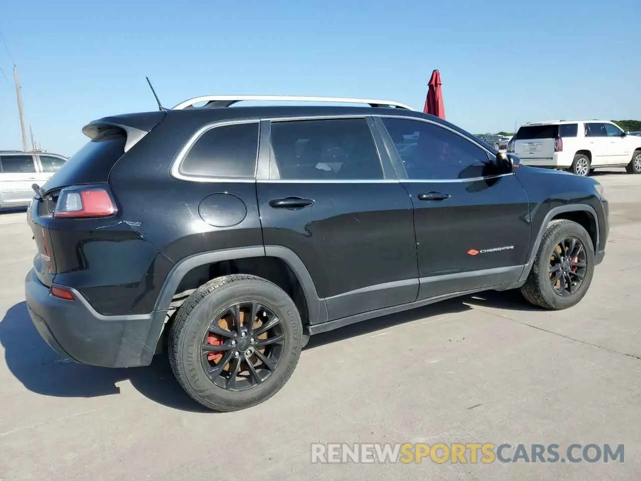 3 fotografías del automóvil dañado 1C4PJMLB0KD273628 JEEP GRAND CHER 2019