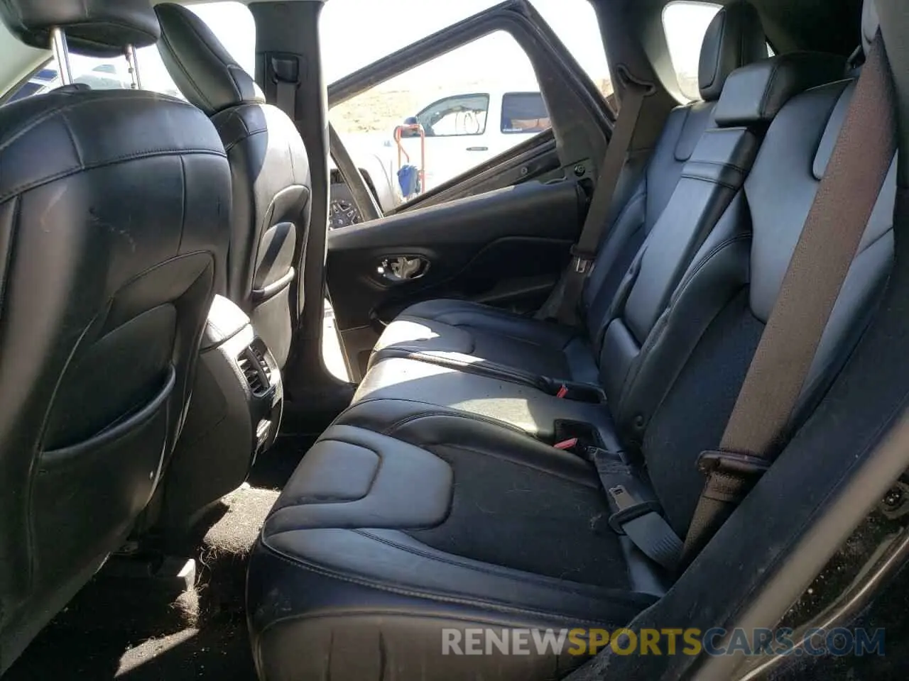 11 fotografías del automóvil dañado 1C4PJMLX8KD282895 JEEP GRAND CHER 2019
