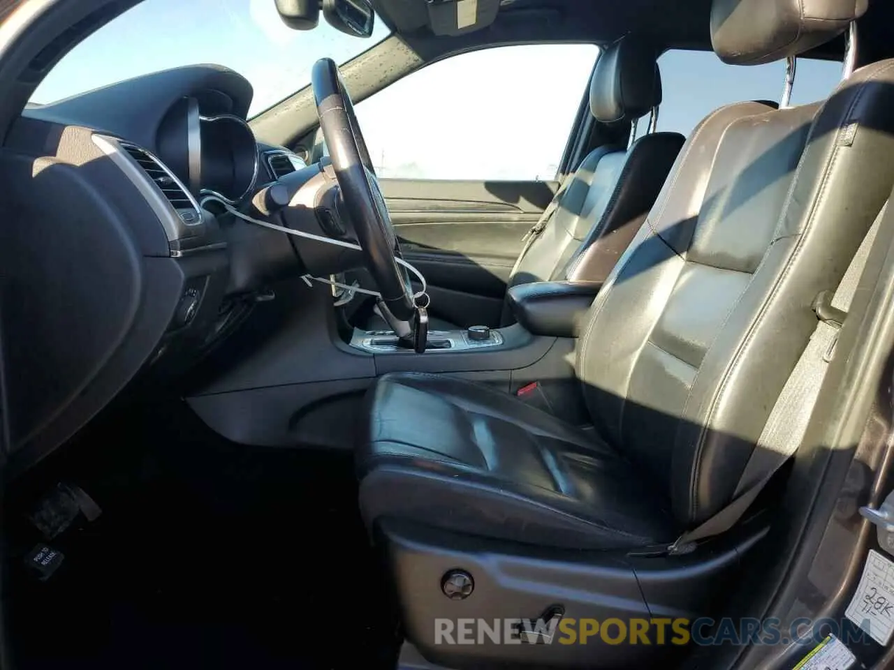 7 fotografías del automóvil dañado 1C4RJFBG2KC665565 JEEP GRAND CHER 2019