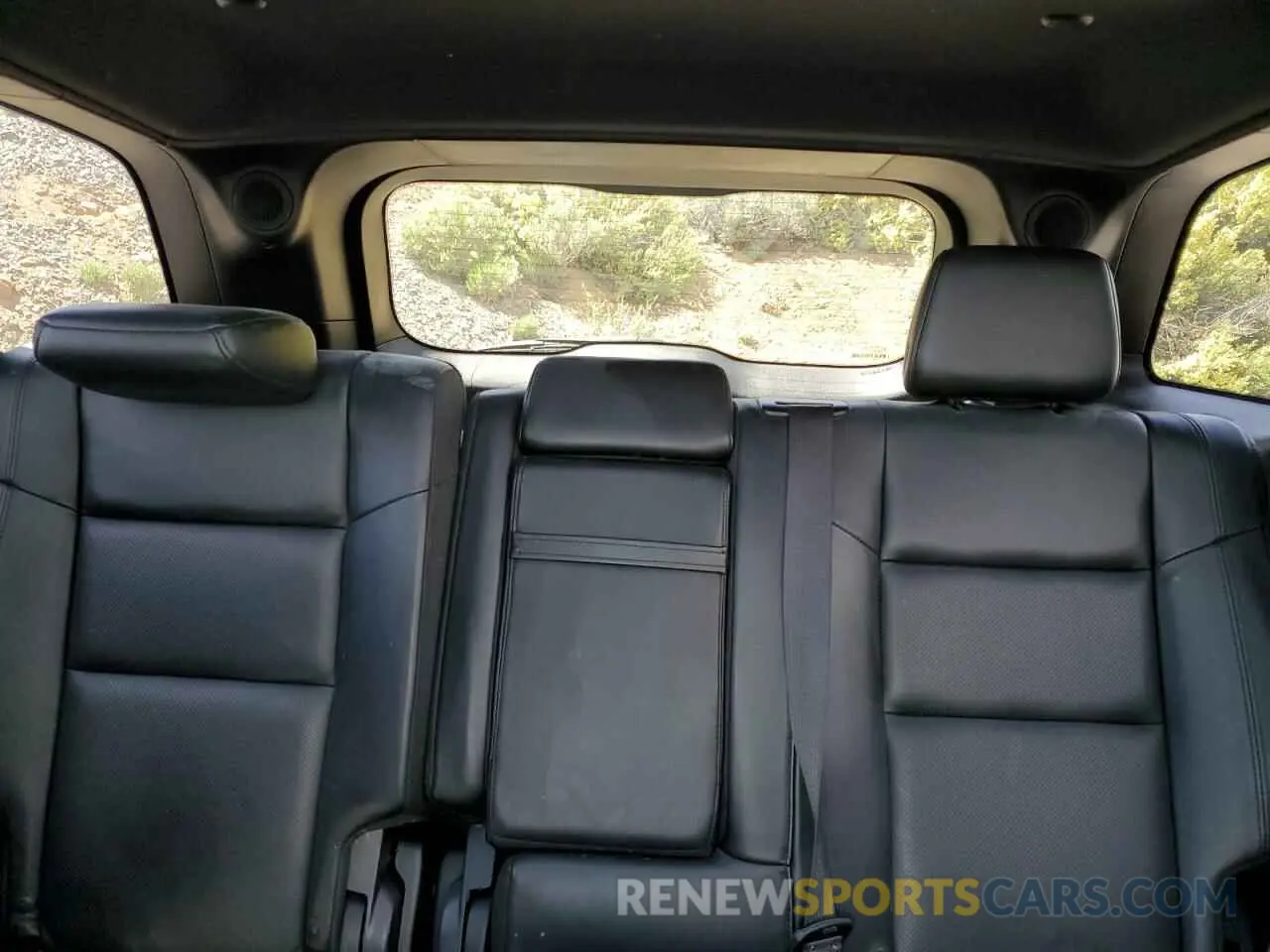 10 fotografías del automóvil dañado 1C4RJFBG6KC714346 JEEP GRAND CHER 2019