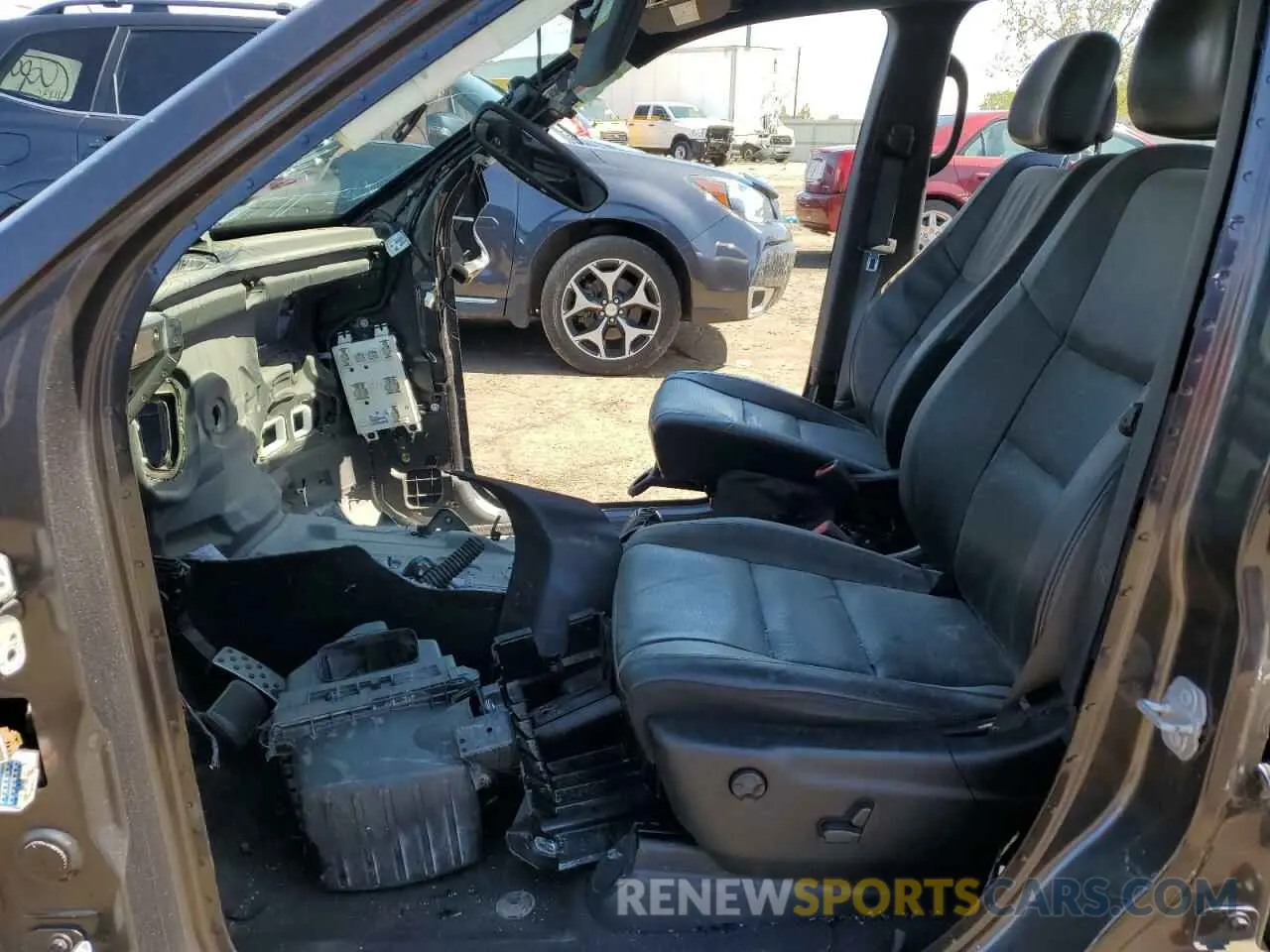 7 fotografías del automóvil dañado 1C4RJFBGXKC627419 JEEP GRAND CHER 2019