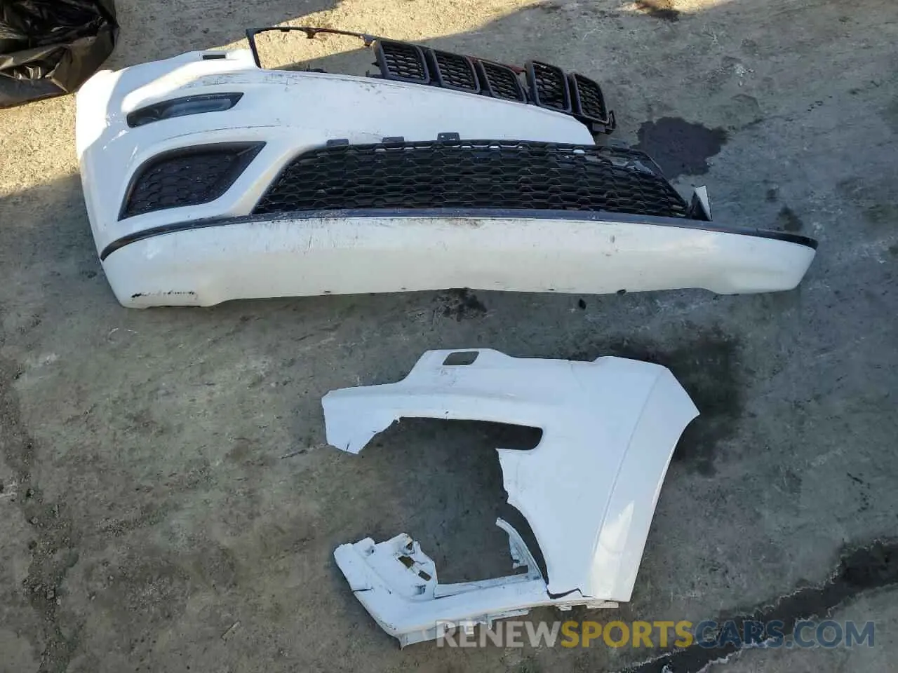 12 fotografías del automóvil dañado 1C4RJFBGXKC628165 JEEP GRAND CHER 2019
