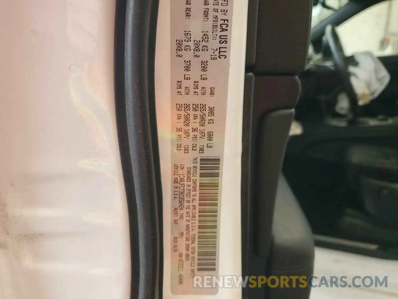 14 fotografías del automóvil dañado 1C4RJFCT3KC856424 JEEP GRAND CHER 2019
