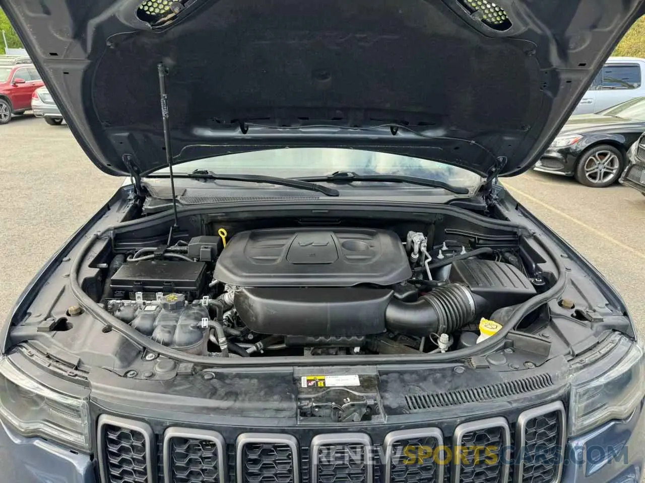 8 fotografías del automóvil dañado 1C4RJFBGXLC174324 JEEP GRAND CHER 2020