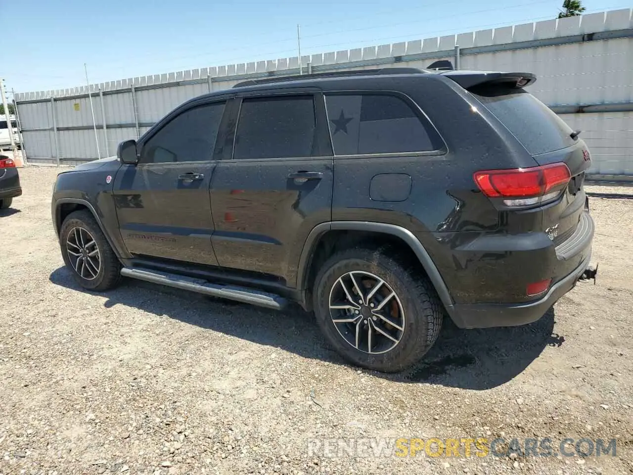 2 fotografías del automóvil dañado 1C4RJFLT8MC587789 JEEP GRAND CHER 2021