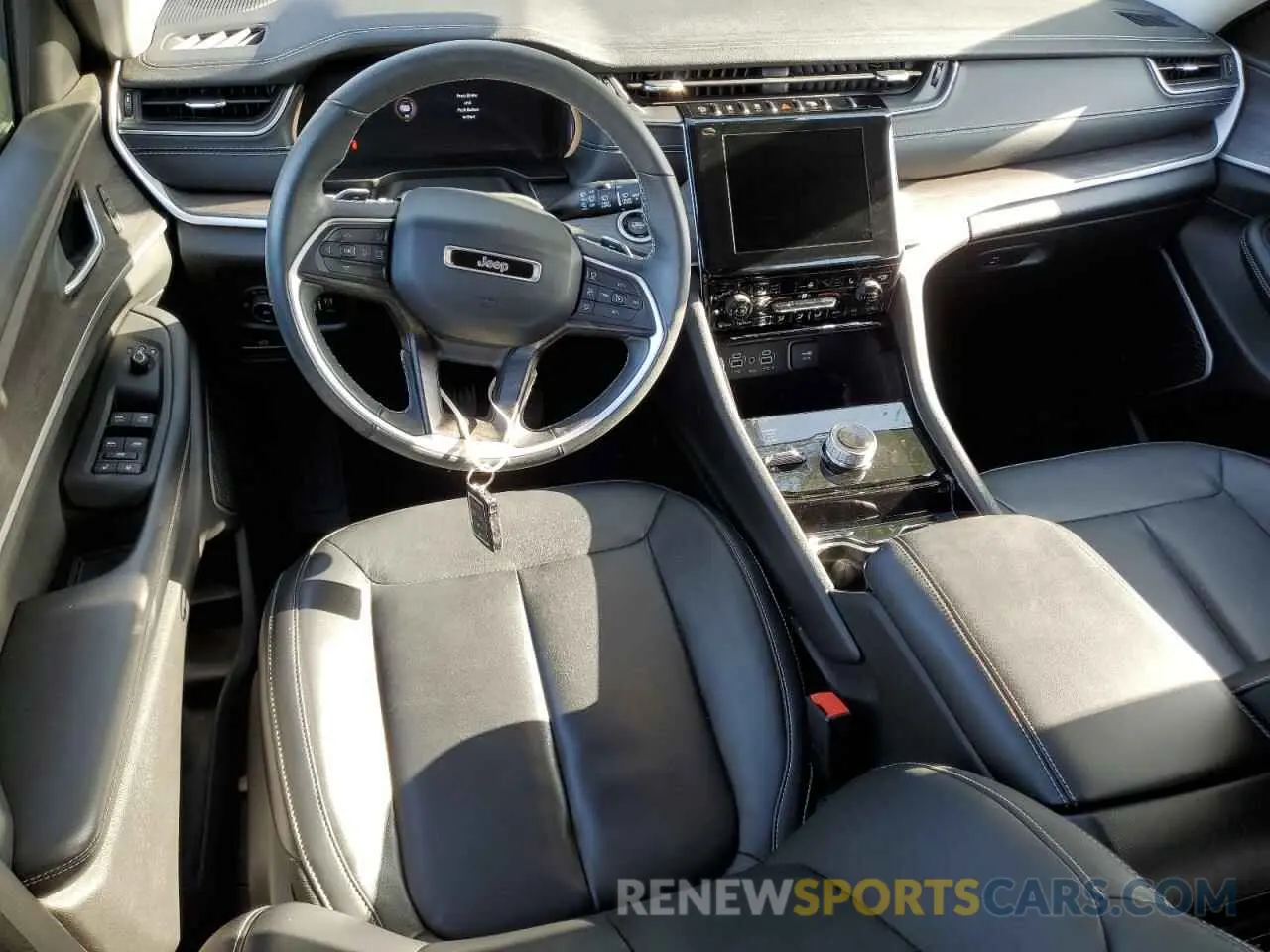 8 fotografías del automóvil dañado 1C4RJKBGXM8174840 JEEP GRAND CHER 2021