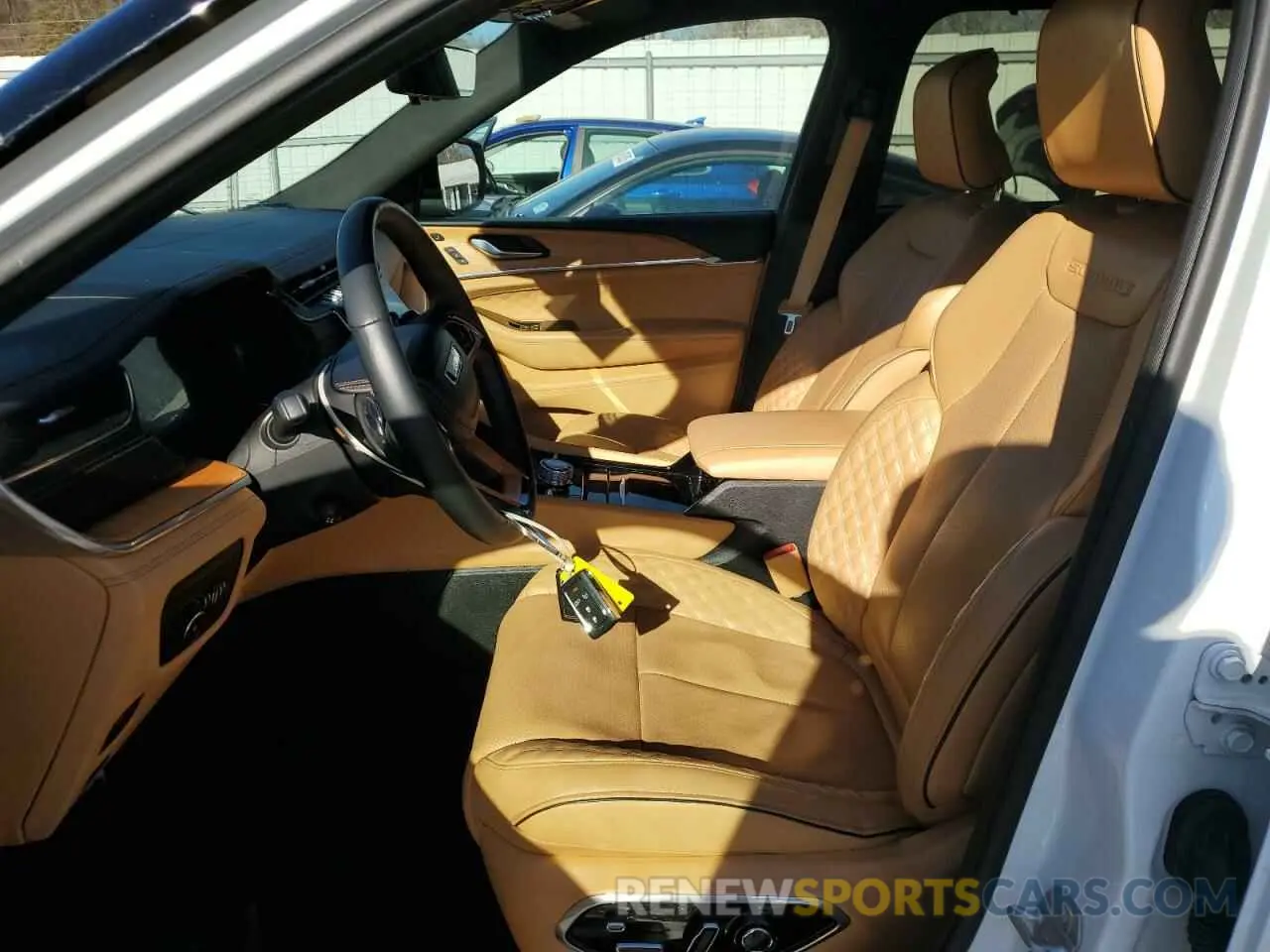 7 fotografías del automóvil dañado 1C4RJKEGXM8204186 JEEP GRAND CHER 2021