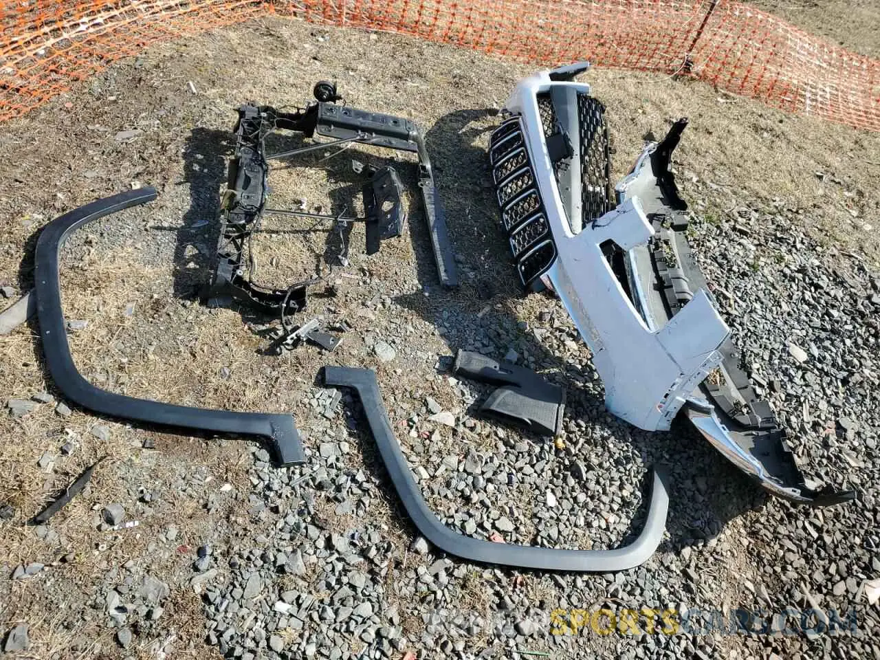 13 fotografías del automóvil dañado 1C4RJKBG2N8504469 JEEP GRAND CHER 2022