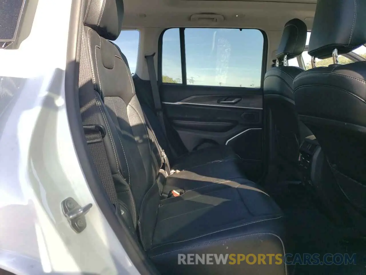 11 fotografías del automóvil dañado 1C4RJYB60N8756036 JEEP GRAND CHER 2022