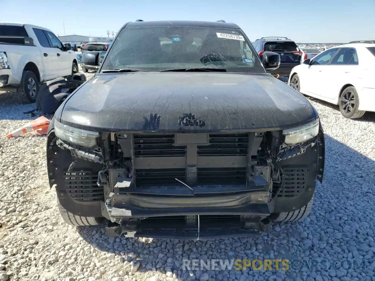 5 fotografías del automóvil dañado 1C4RJGAG5PC648046 JEEP GRAND CHER 2023