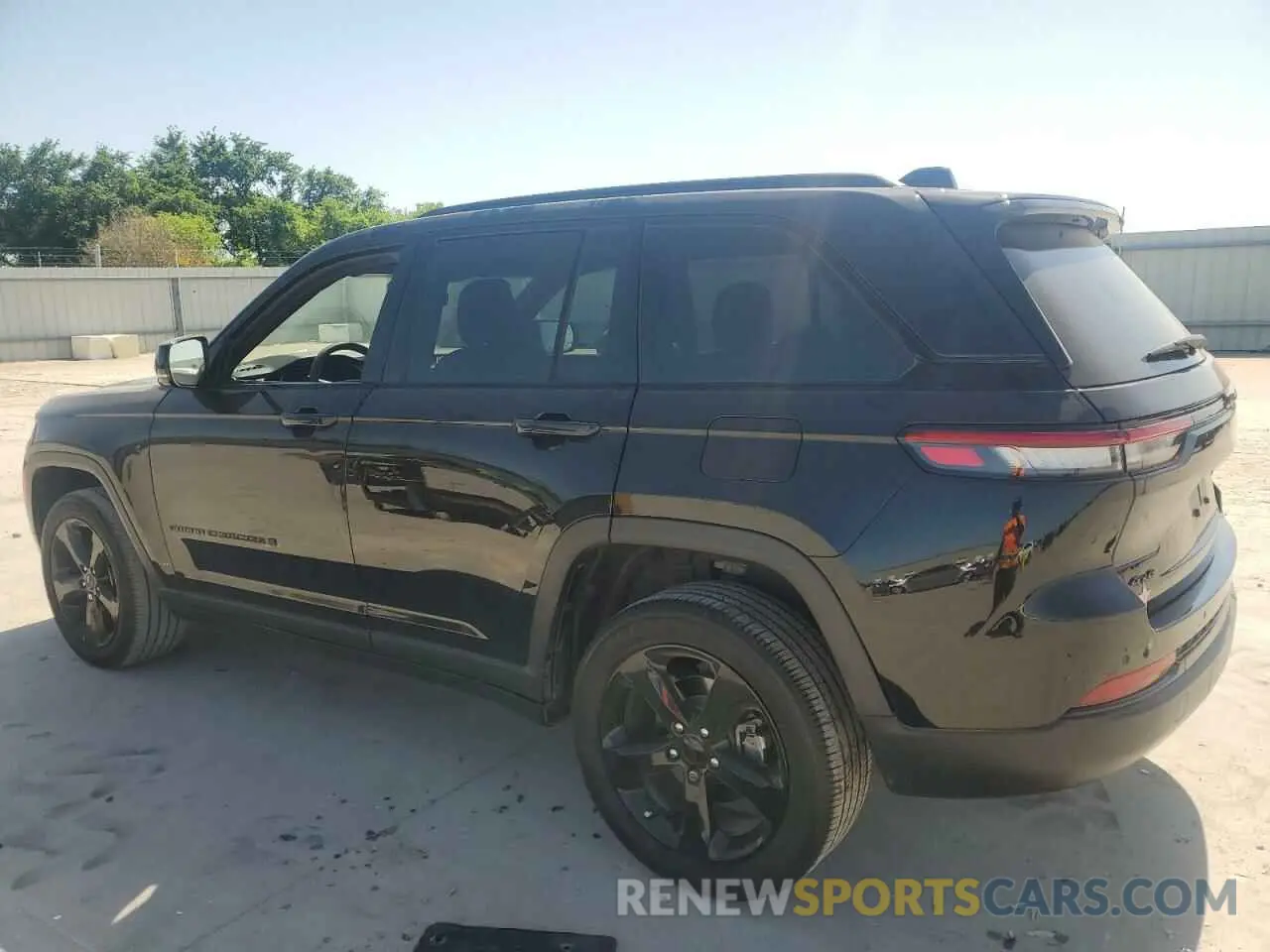 2 fotografías del automóvil dañado 1C4RJHAG3PC561011 JEEP GRAND CHER 2023
