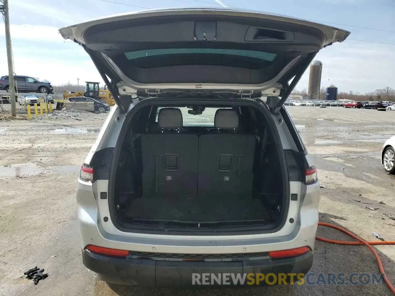 6 fotografías del automóvil dañado 1C4RJJAG4P8800401 JEEP GRAND CHER 2023