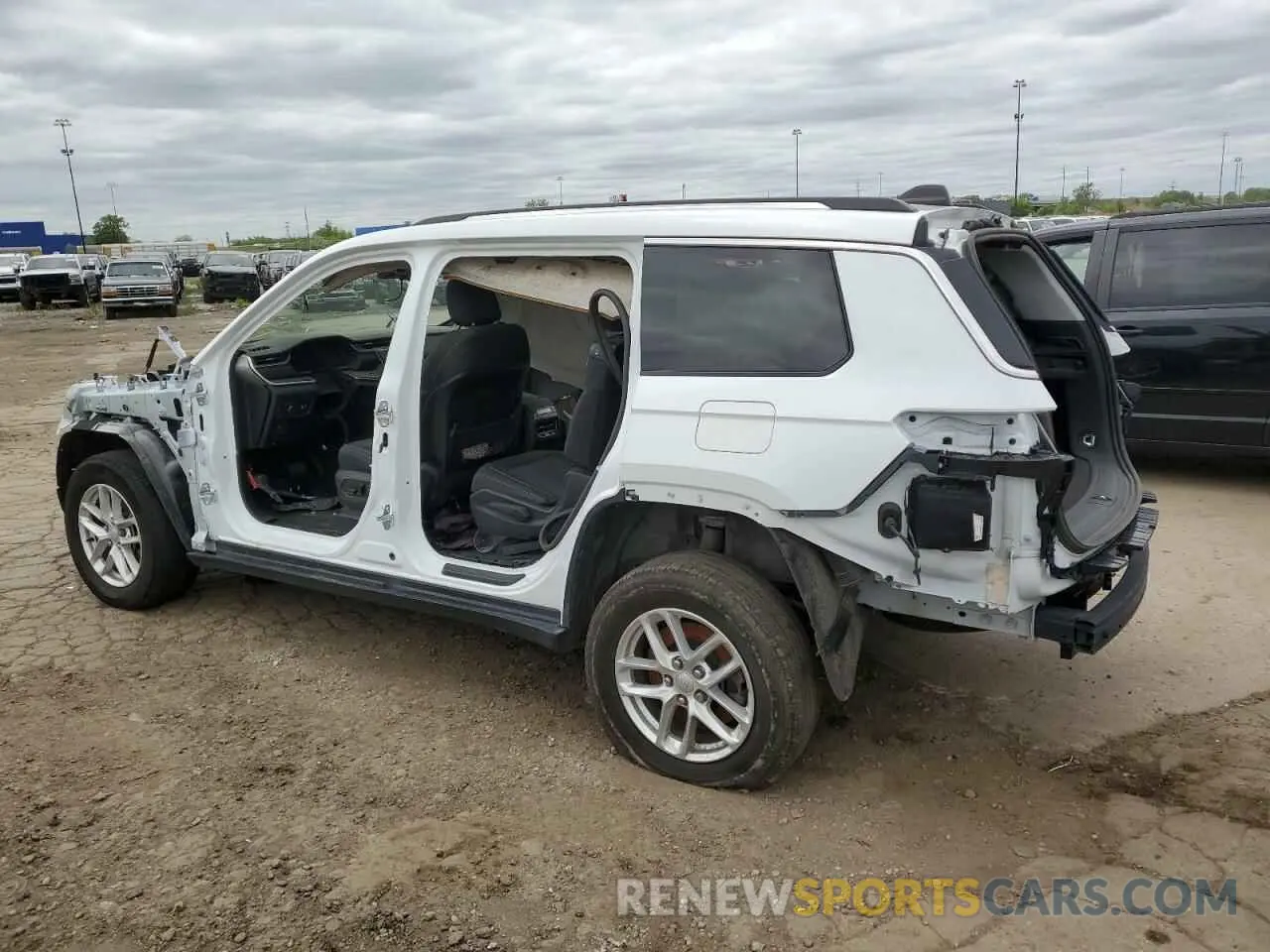 2 fotografías del automóvil dañado 1C4RJKAG2P8769736 JEEP GRAND CHER 2023