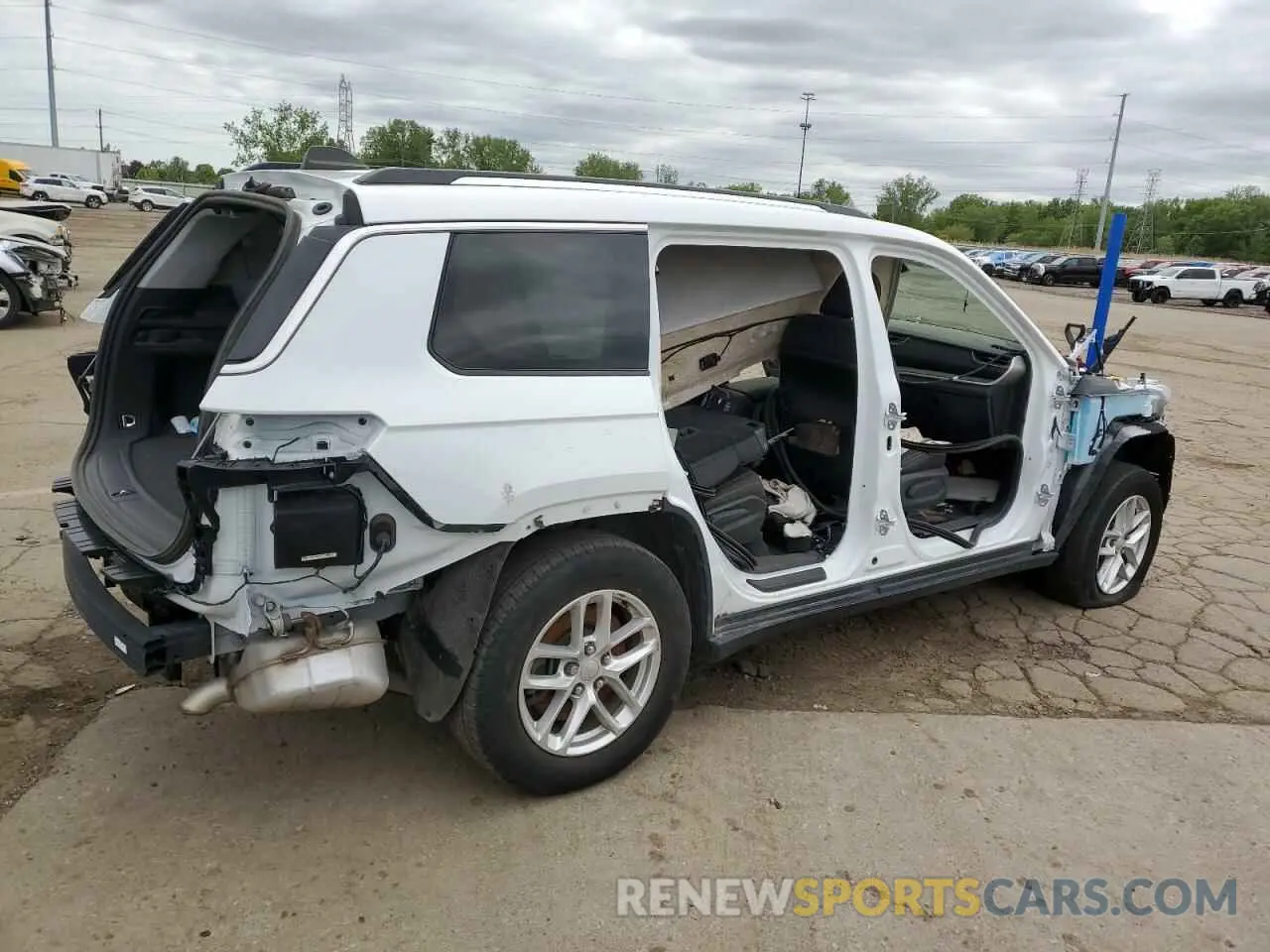 3 fotografías del automóvil dañado 1C4RJKAG2P8769736 JEEP GRAND CHER 2023