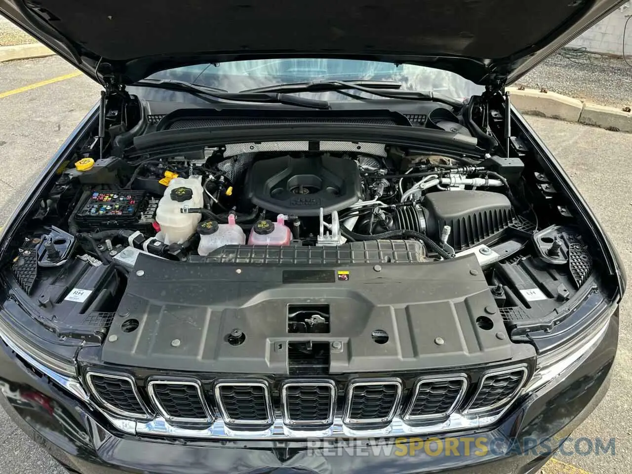 9 fotografías del automóvil dañado 1C4RJYB65PC649709 JEEP GRAND CHER 2023