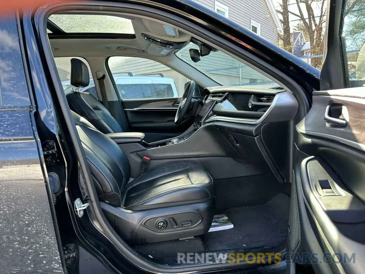 6 fotografías del automóvil dañado 1C4RJYB68PC649512 JEEP GRAND CHER 2023