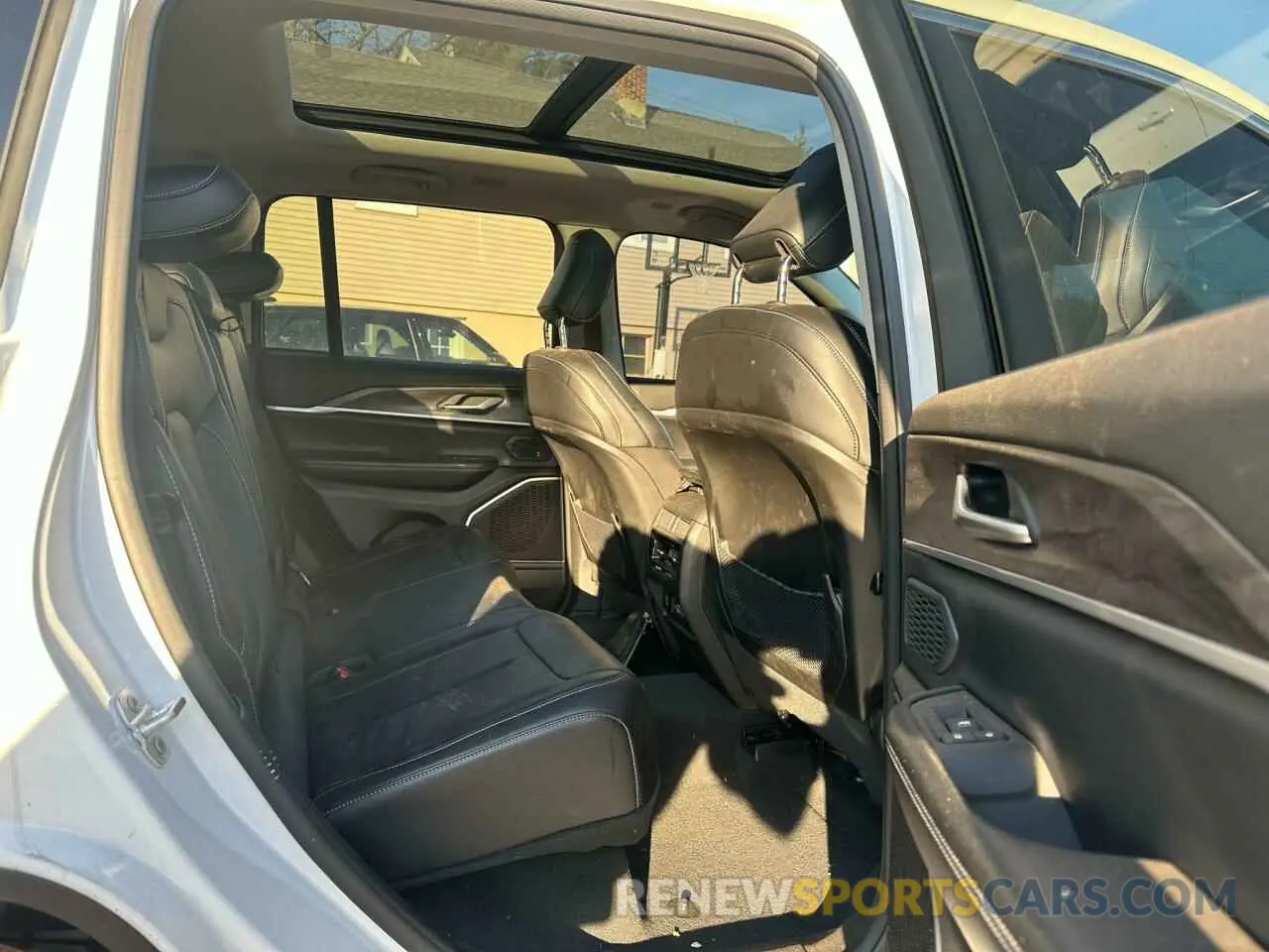 7 fotografías del automóvil dañado 1C4RJYB69PC626028 JEEP GRAND CHER 2023