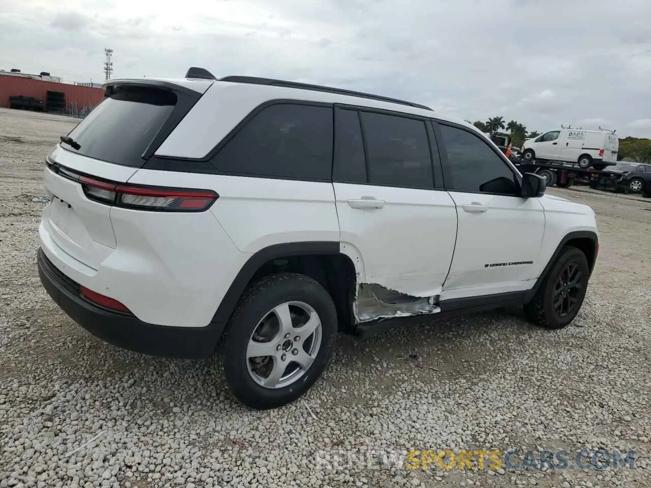 3 fotografías del automóvil dañado 1C4RJGAG9RC259378 JEEP GRAND CHER 2024
