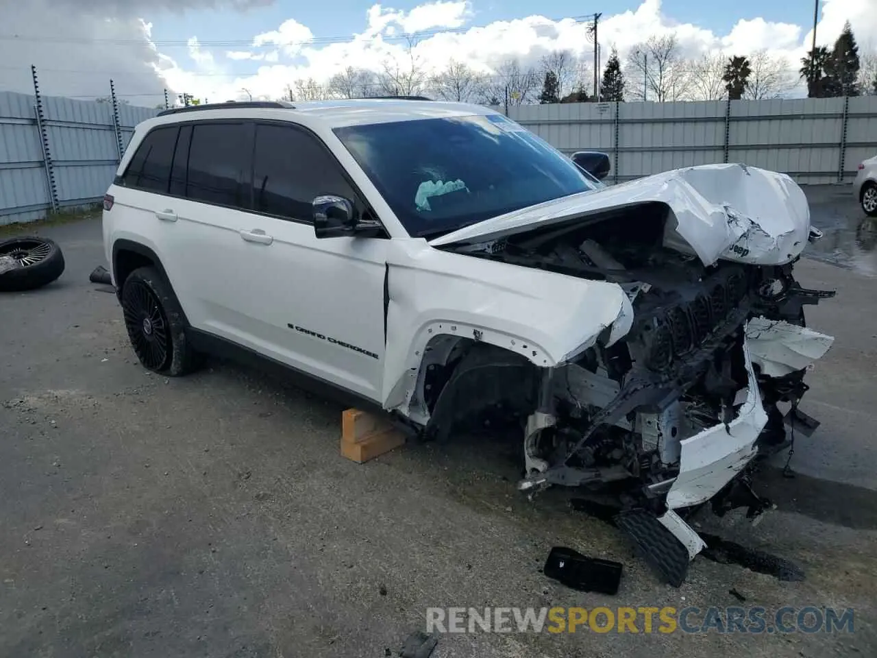 4 fotografías del automóvil dañado 1C4RJHAG2RC211081 JEEP GRAND CHER 2024