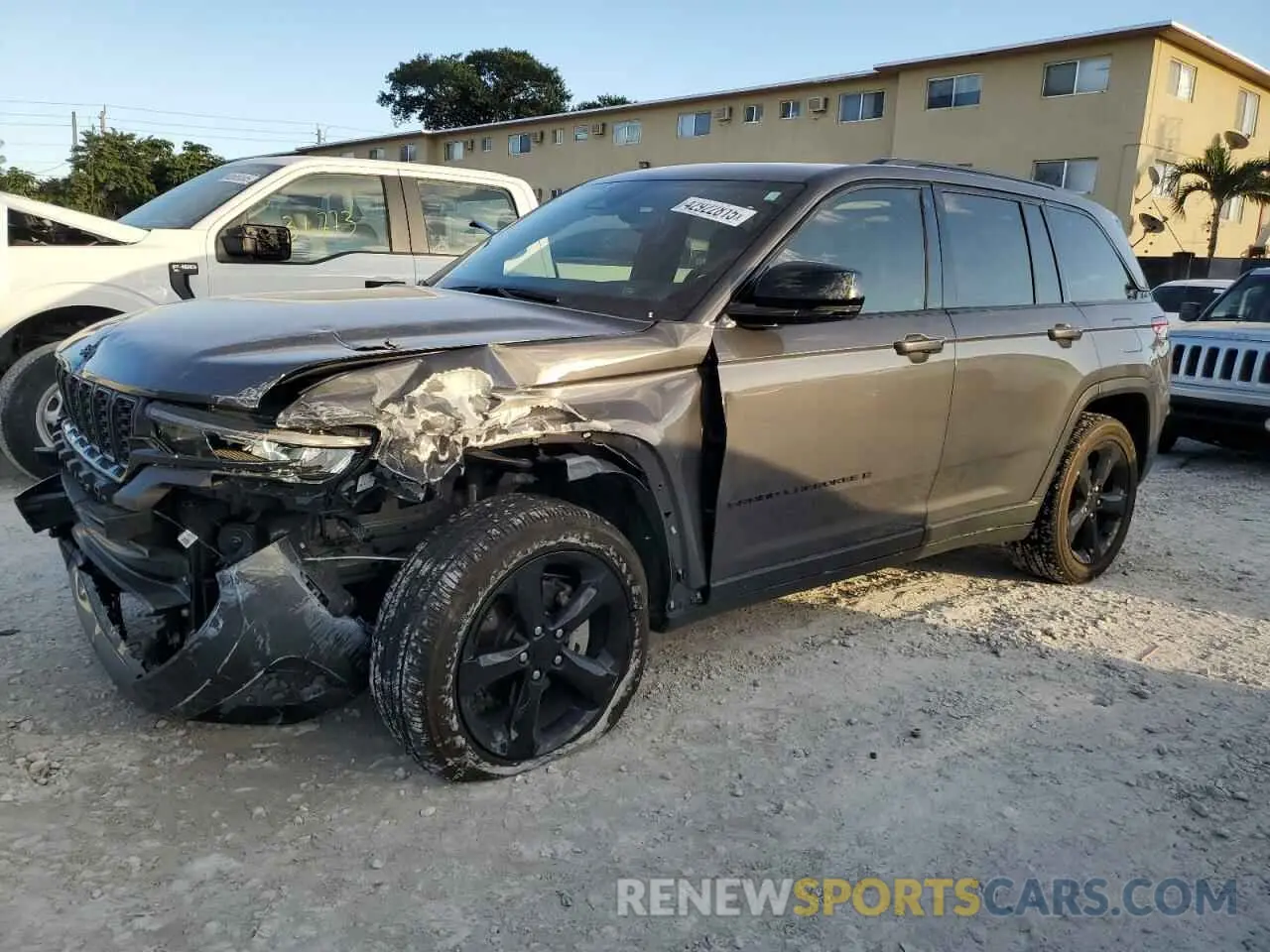 1 fotografías del automóvil dañado 1C4RJHAG2RC716215 JEEP GRAND CHER 2024
