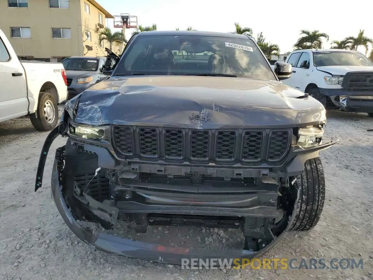 5 fotografías del automóvil dañado 1C4RJHAG2RC716215 JEEP GRAND CHER 2024