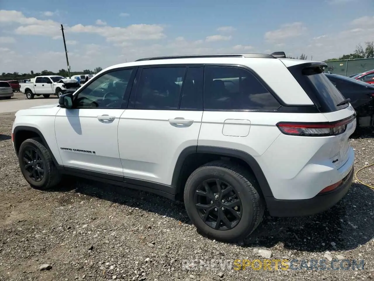 2 fotografías del automóvil dañado 1C4RJHAG4RC124640 JEEP GRAND CHER 2024